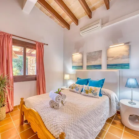 Charming Near Port de Pollenca